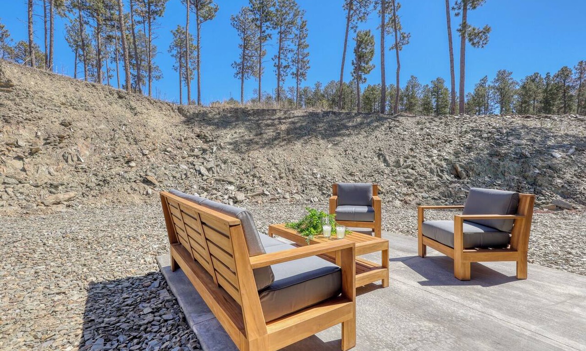 Rockerville Condo | Saddle Up For Luxury 2 Bedroom - 15 Minutes to Mt. Rushmore