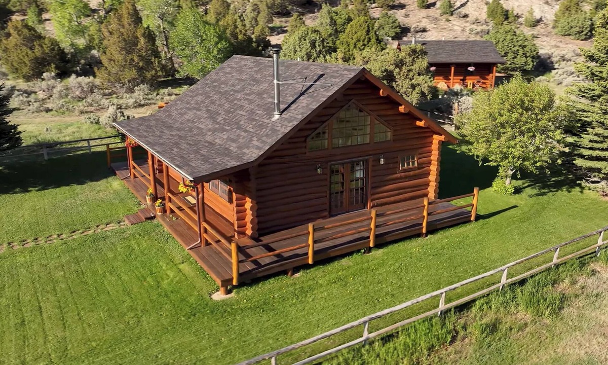 Dubois House | San Juan Hills Ranch provides a 35 acre exclusively private ranch for rent.