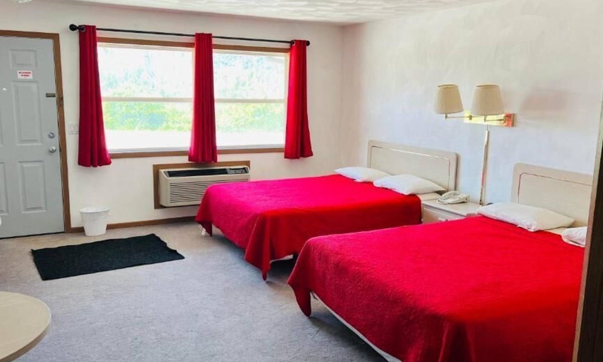 Boscobel Hotel | SANDS MOTEL