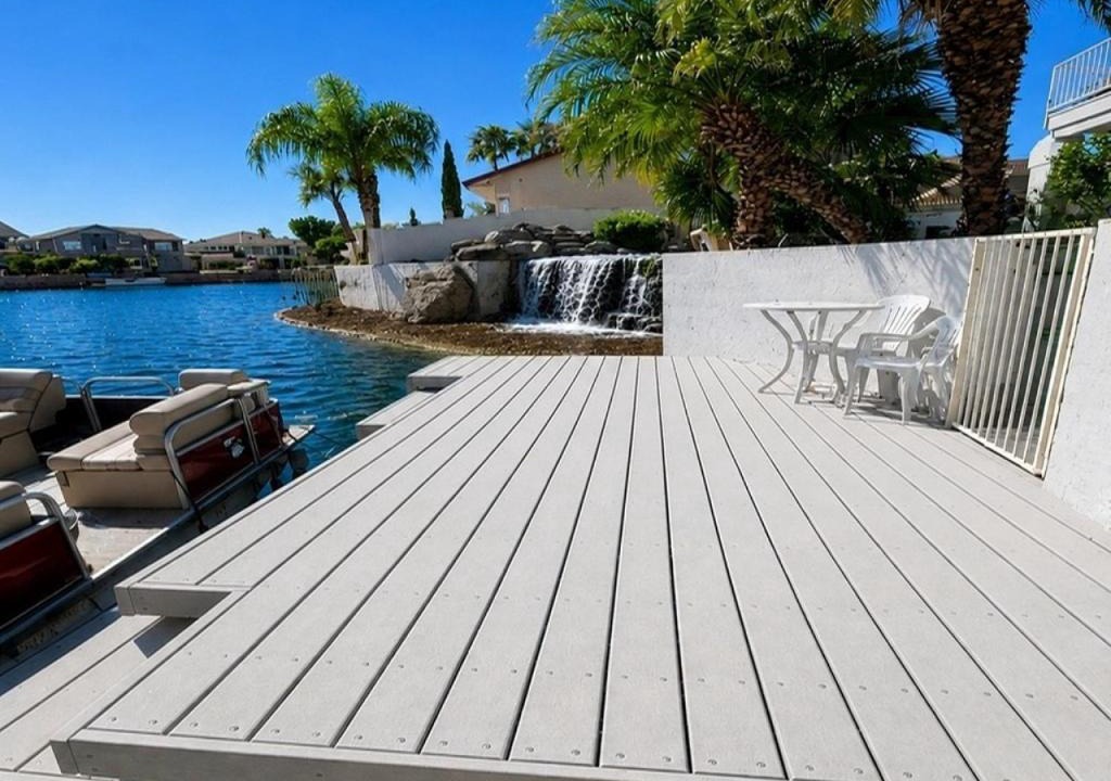 Arrowhead Lakes Ski Chalet | Santorini