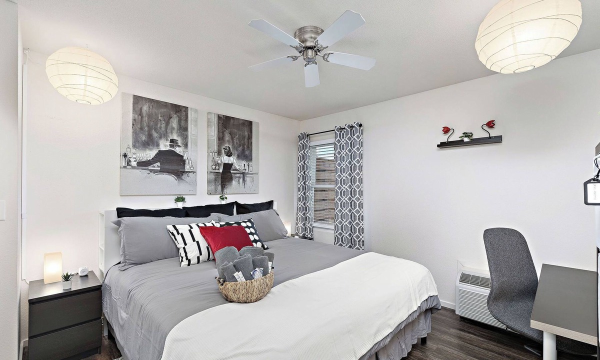 Overland Park Apartment | Sinatra's Escape King Bd Fast WiFi Dedicated Parking and Workspace Accessible
