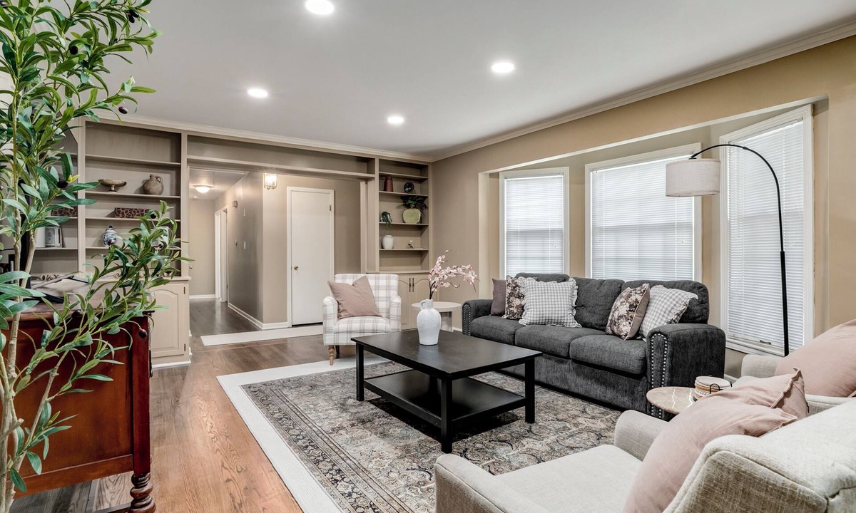 Prairie Village House | Spacious 3-bedroom house within walking of Meadowbrook Park and Ranch Mart