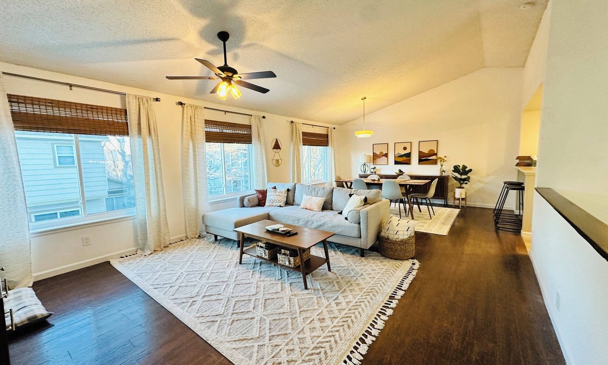 Parker House | Spacious 4-bedroom family-friendly house with Sauna, Hot Tub, and Gym