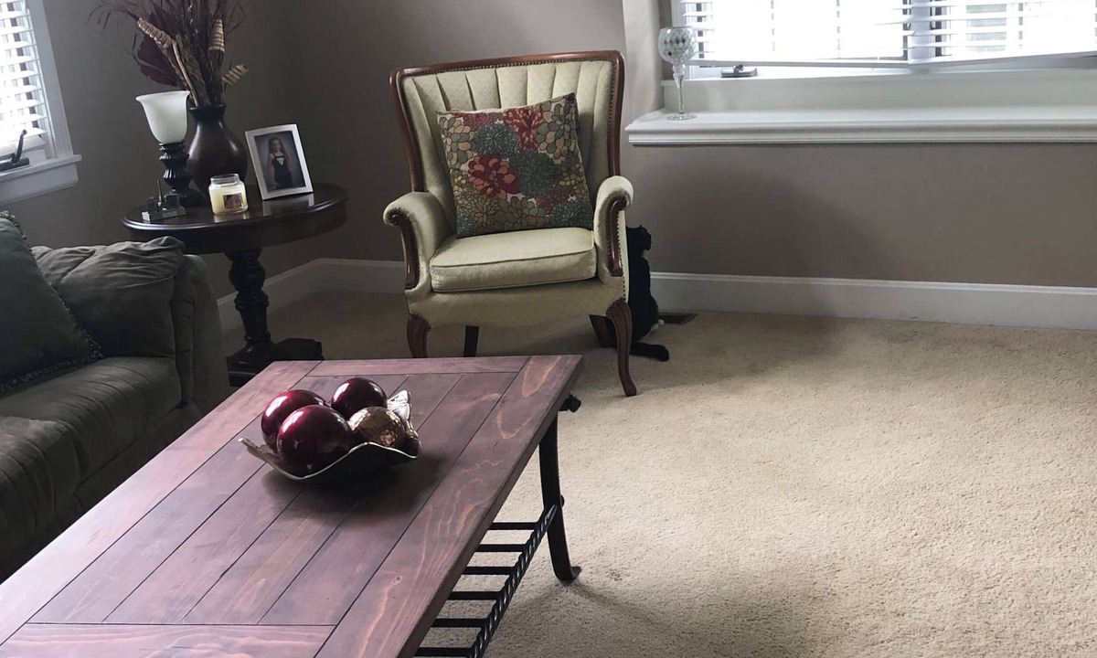 Lawrence House | Spacious 4-bedroom house in amazing Lawrence with AC and fitness room