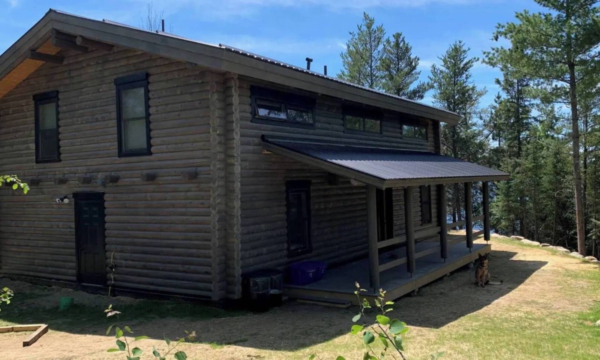 Ely Cabin | Spacious Cabin on the lake