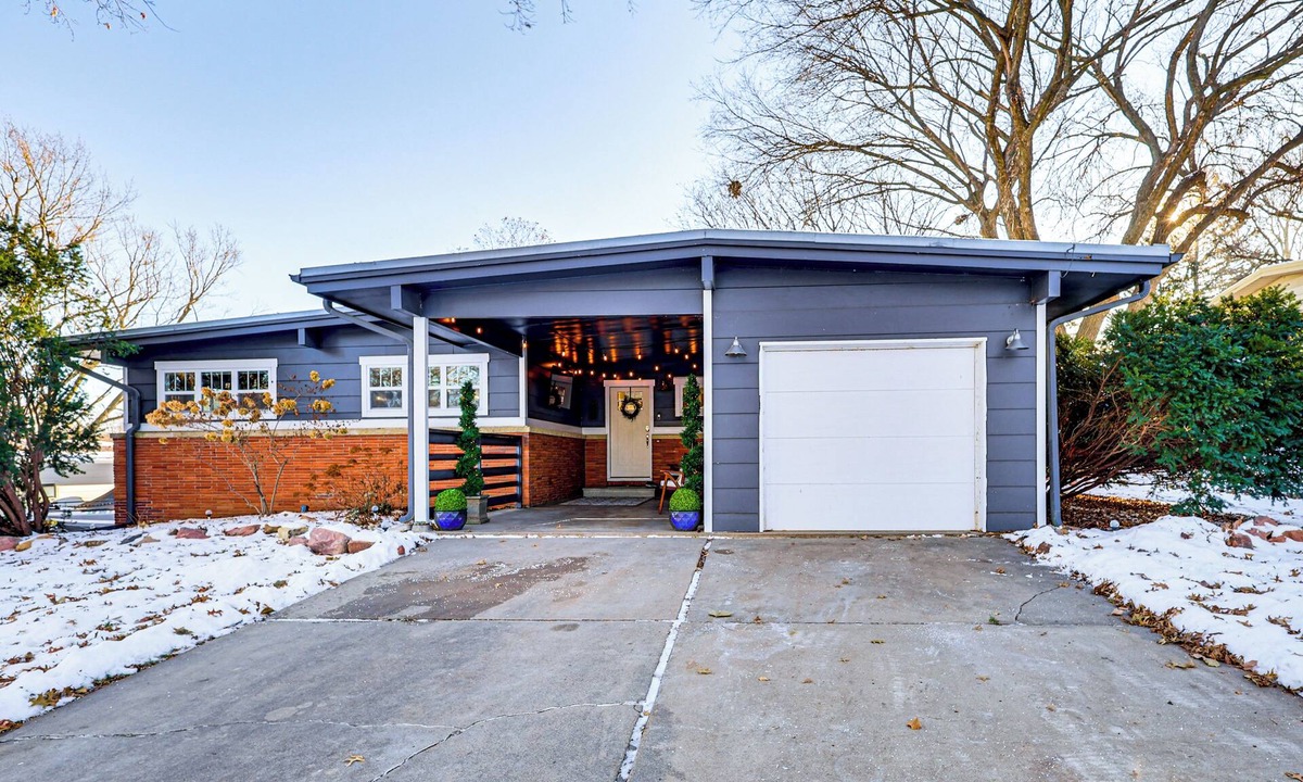 Lincoln House | Spacious & Family Friendly! Lincoln Home Near Dtwn