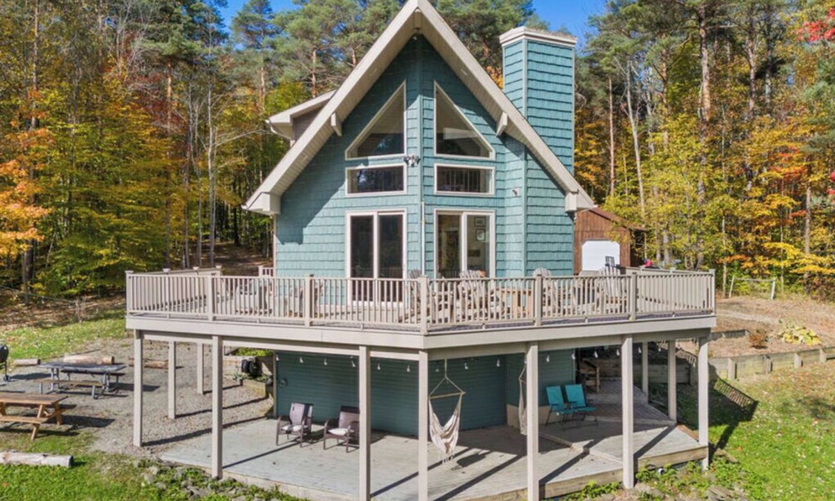 Belfast Ski Chalet | Spacious Forest Chalet on 100 Acres – Kayaks, Ponds & Nature Escape