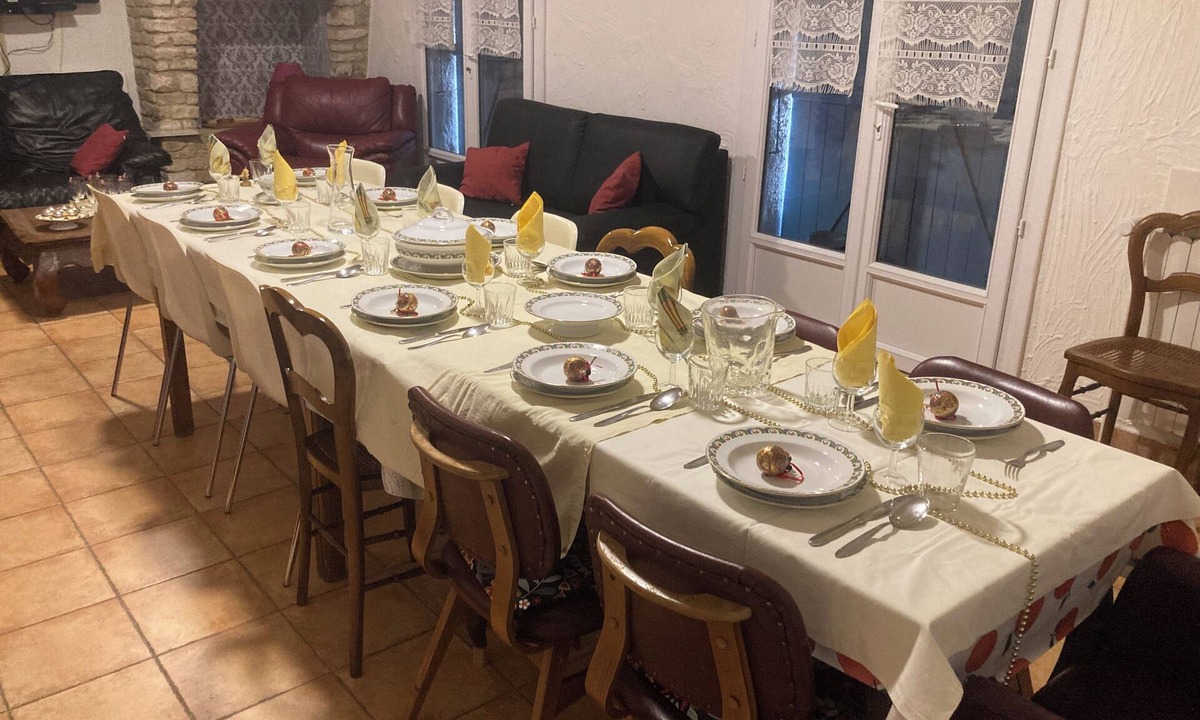 Cornillon Apartment | Spacious house in a peaceful setting between Ardèche and Provence in Goudargues