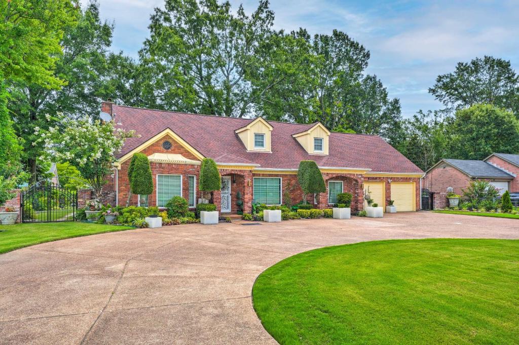 Whitehaven House | Spacious Memphis Home Less Than 3 Mi to Graceland!
