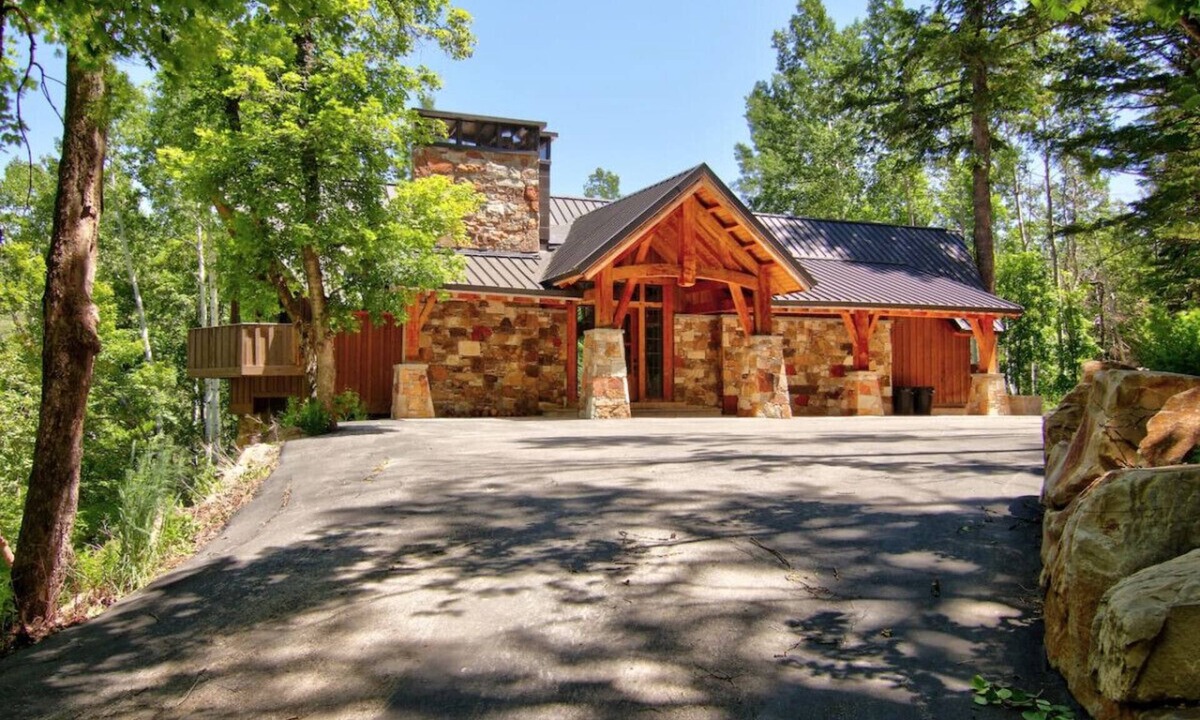 Sundance Cabin | Spacious mountain retreat Built for gathering Hot tub Quiet setting Minutes up Sundance Canyon
