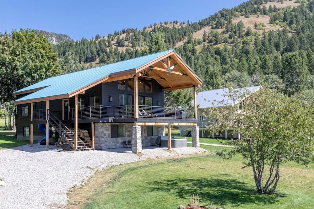 Star Valley Ranch House | Spacious Mountain-View Retreat with Deck Slide & Jacuzzi near Outdoor Trails in Lincoln, Wyoming