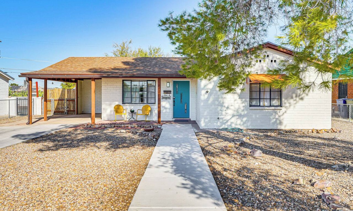 Arroyo Chico House | Spacious Yard + Patio: Central Tucson Retreat!