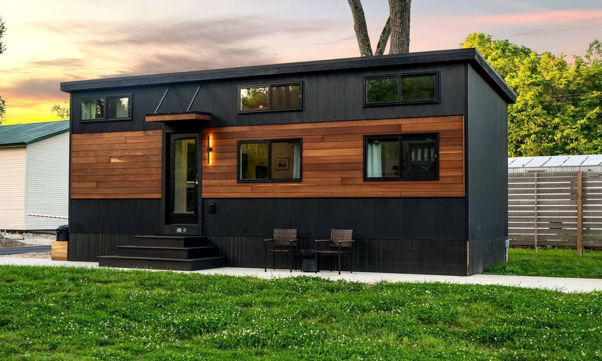 Bull Creek Cabin | Spectacular Modern Style Tiny House in Branson, Missouri