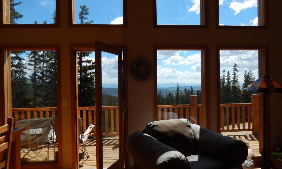 Valley of the Sun Cabin | Spectacular Views from a Beautiful Mountain Retreat with Hot Tub