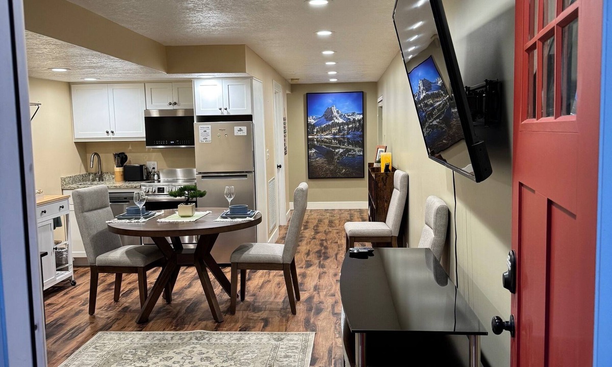 Sandy Apartment | Stay cool in Basement apartment close to Mountain Trails