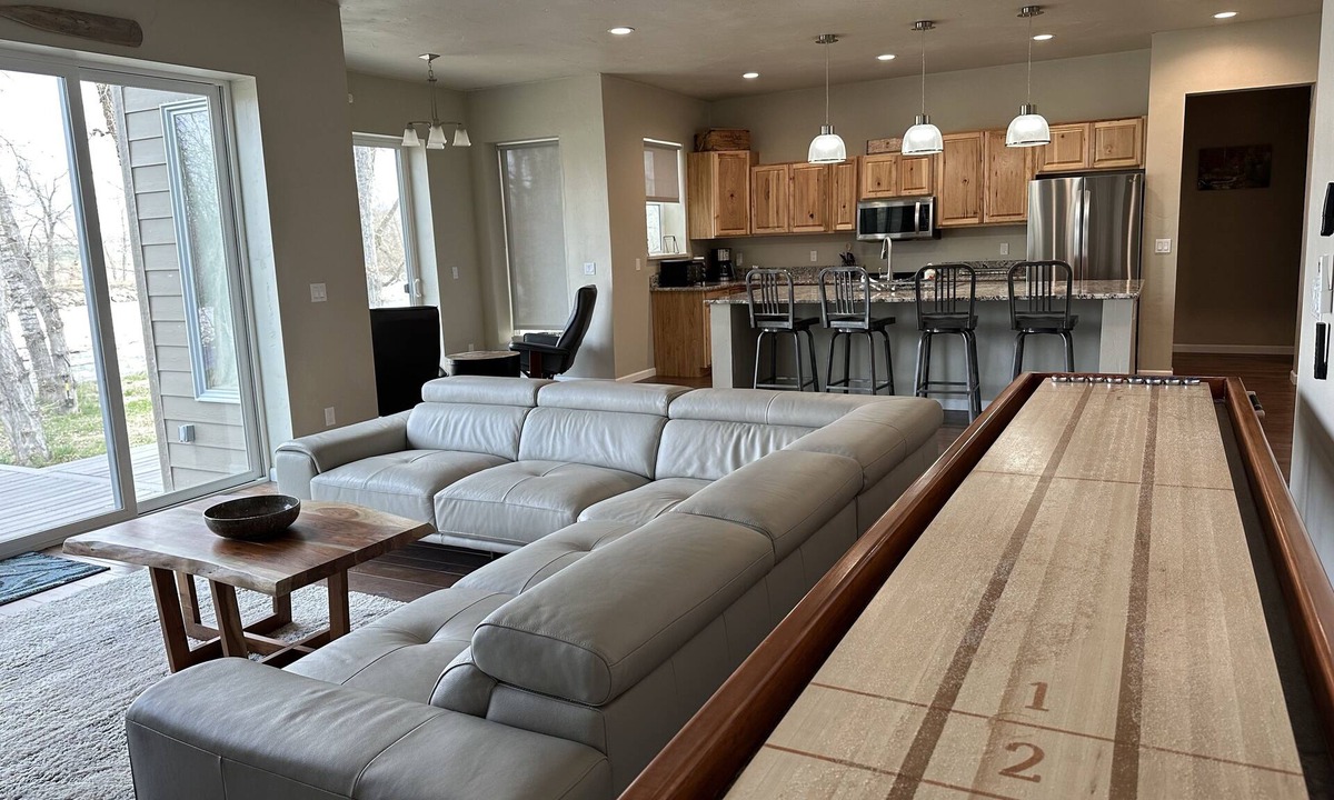 Absarokee House | Stillwater Riverfront Home, Close to the Beartooths, Fish from your door - Peace