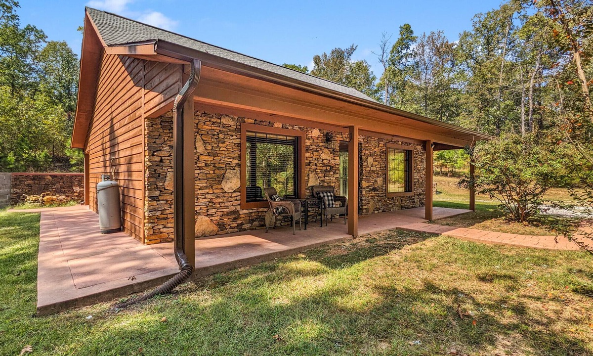 Pleasant Grove Cabin | Stone Cottage - with Optional Hot Tub