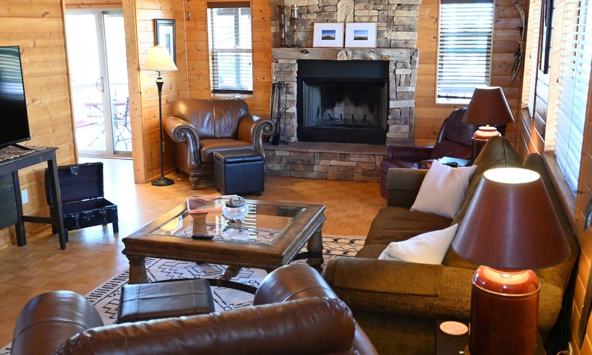Angel Fire Cabin | Stunning 4-bedroom cabin in Angel Fire, close to skiing and golf