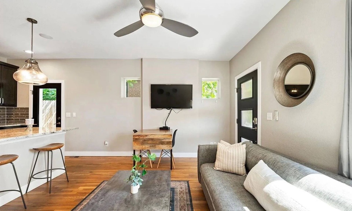 Jefferson Park House | Stylish 2BR Retreat Near Mile High + Jefferson Park