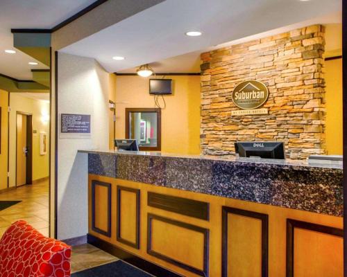 Cedar Falls Hotel | Suburban Studios Cedar Falls