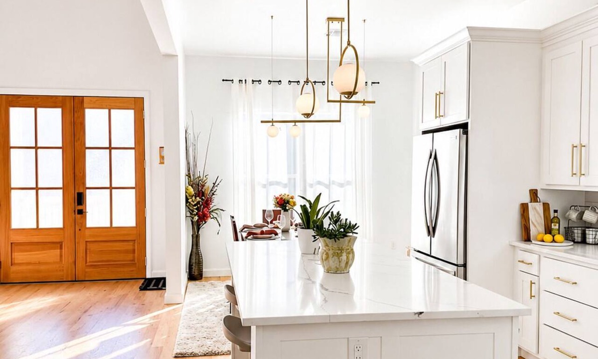 Broken Arrow House | Summit Nocturne - Large 4 Bedroom 3 Bath House in Rose District Downtown
