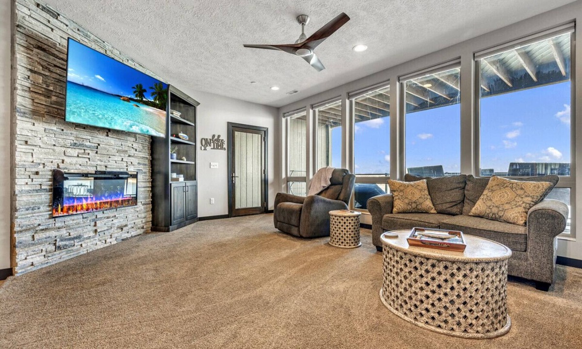 Arnolds Park Condo | Sunset Shores in the Stillwater Building at Bridges Bay Resort (Lakefront)