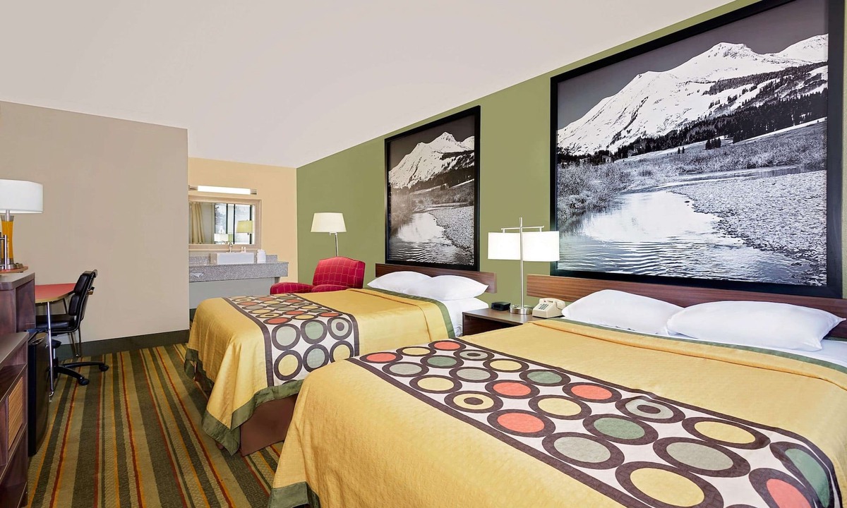Denver Hotel | Super 8 by Wyndham Denver Central