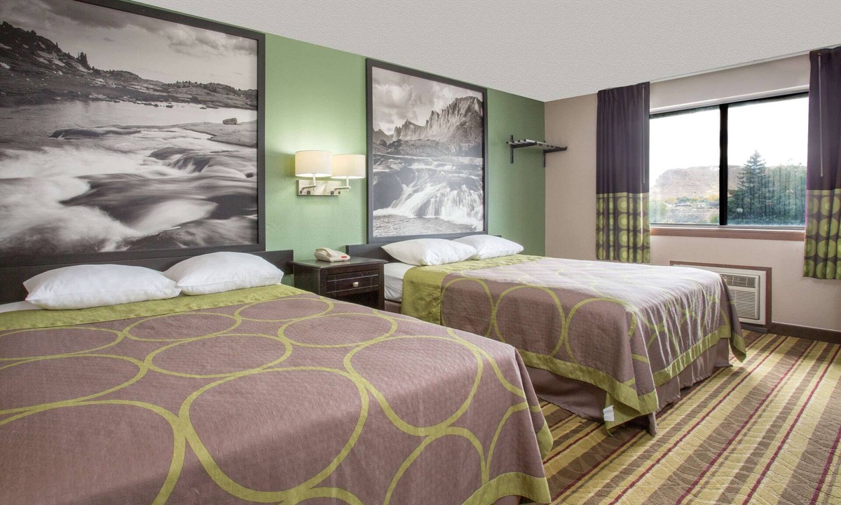 Green River Hotel | Super 8 by Wyndham Green River