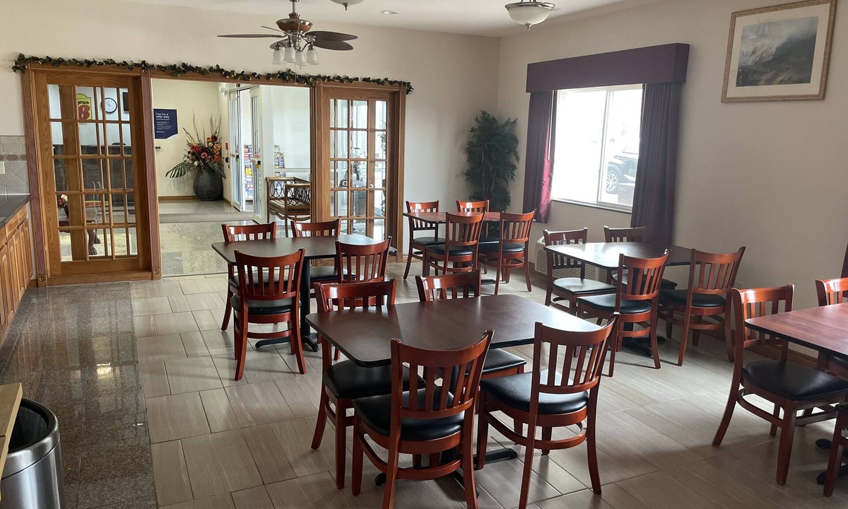 Salina Hotel | Super 8 by Wyndham Salina
