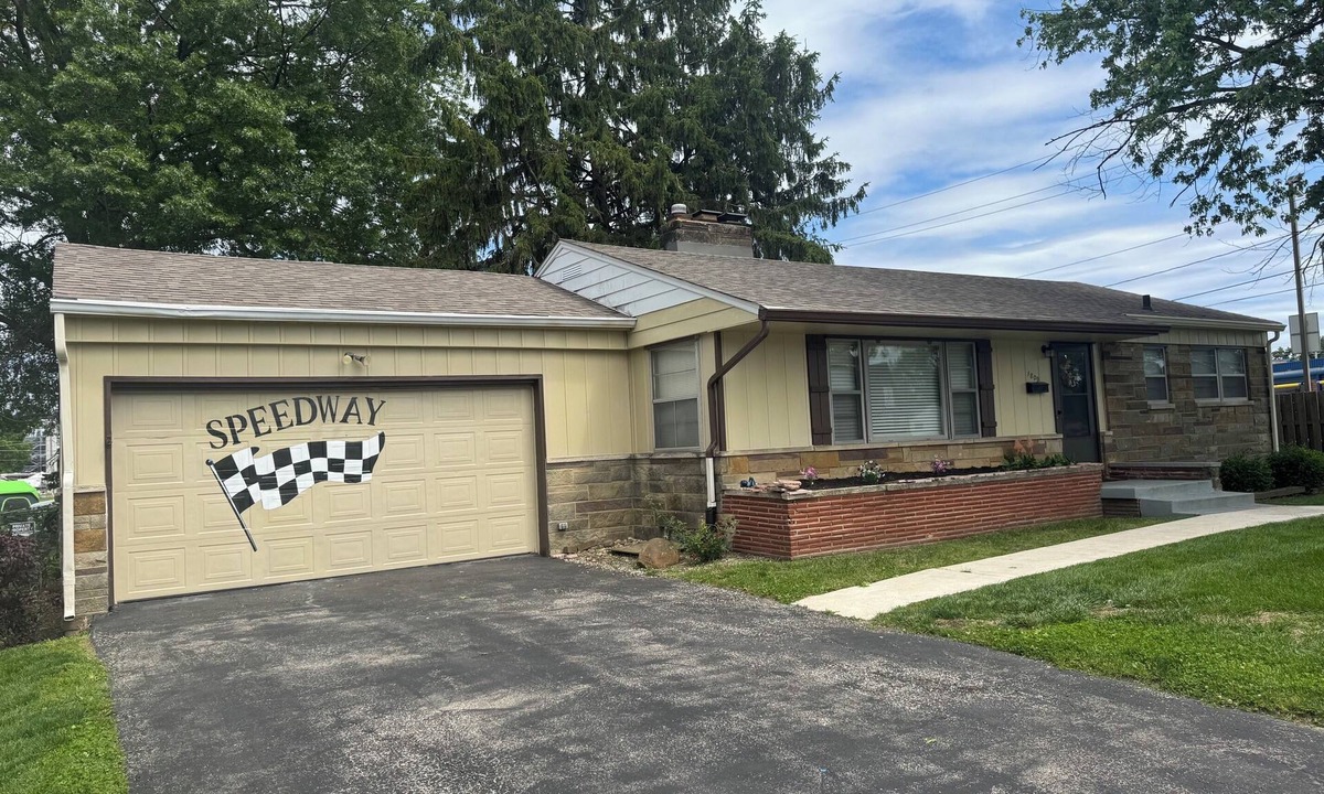 Speedway House | Super Comfortable Home in the Heart of Speedway!