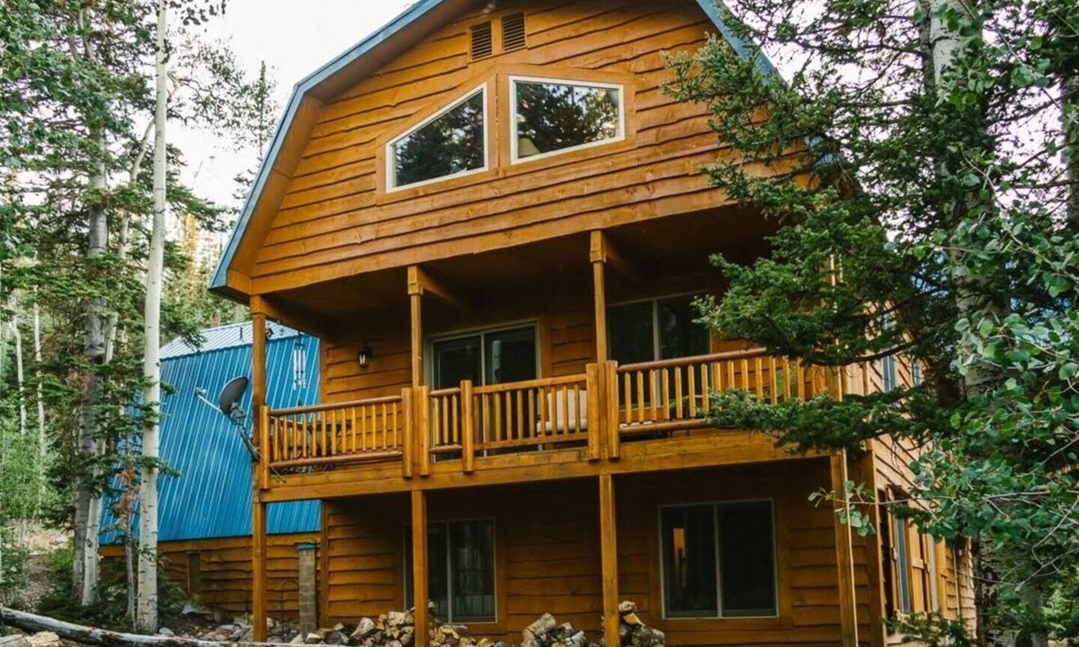 Brian Head Cabin | Surrounded by nature and the great outdoors!