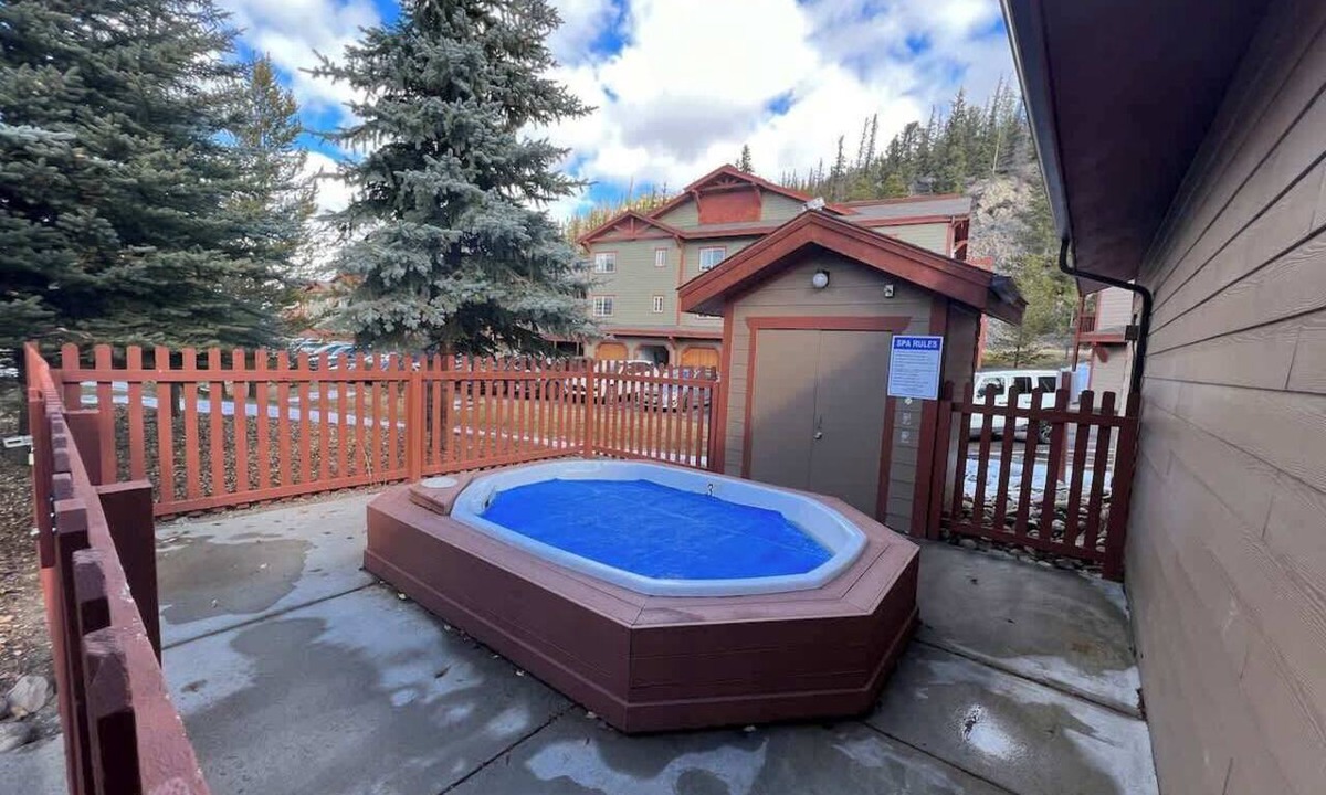Breckenridge Condo | Swan River Condo w/Hot Tub & Fireplace