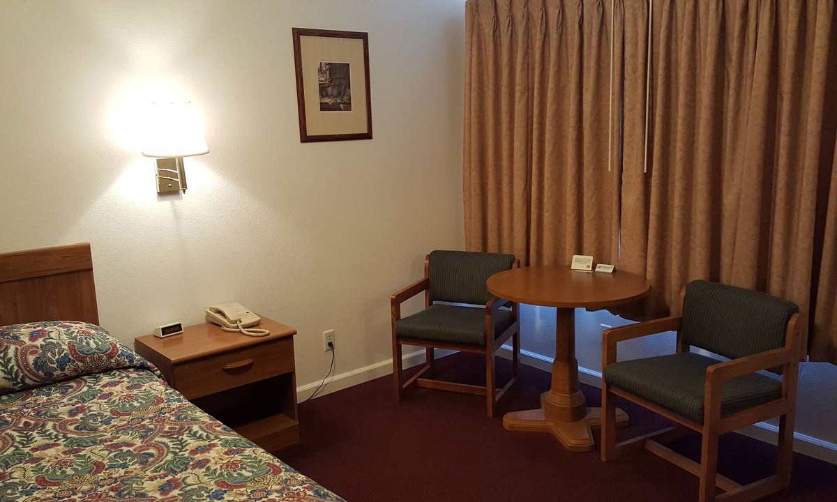 Moro Hotel | Tall Winds Motel