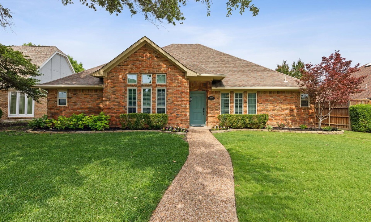 Plano House | TCH - Spacious 4bd/3ba home in Plano with Pool