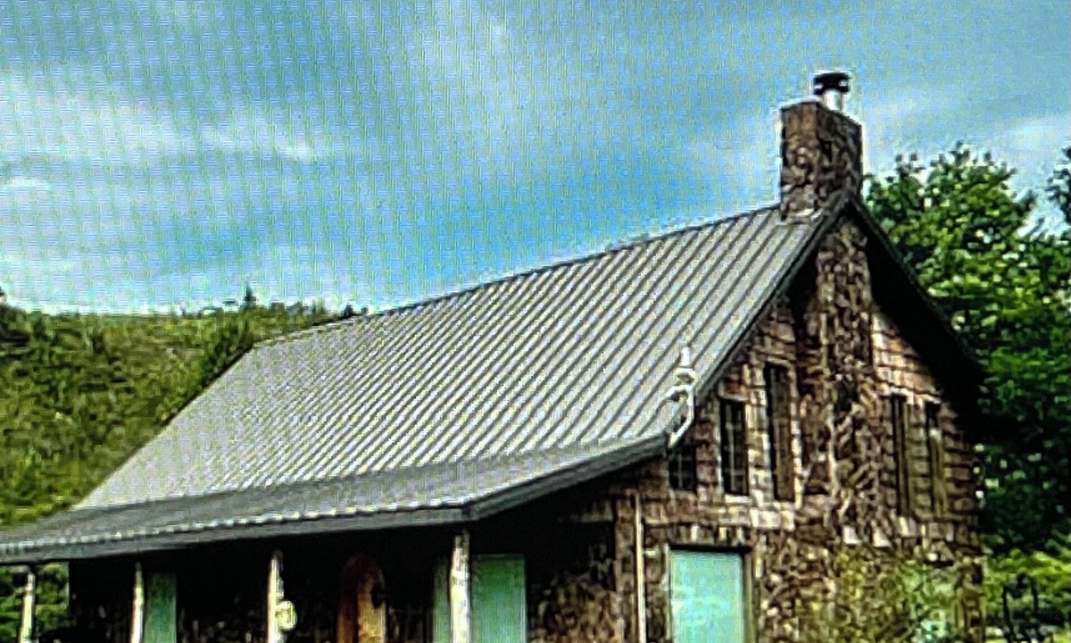Valentine Cabin | The Cozy Cabin Close to Town in gorgeous Valentine Nebraska,