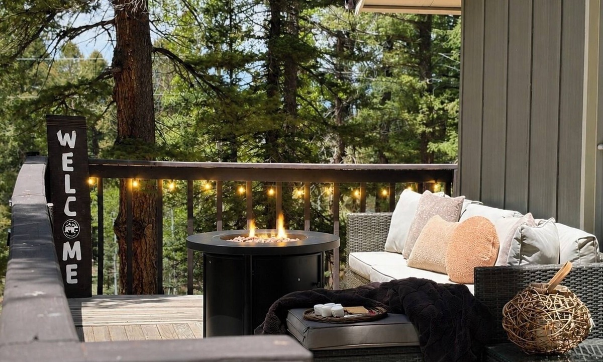 Florissant Cabin | The Den- Forest Cabin Retreat
