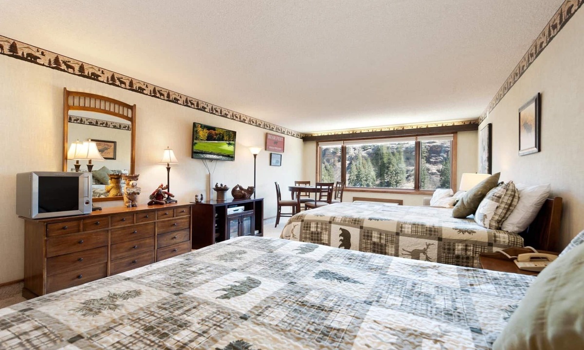 Purgatory Cabin | The Lazy Bear Lodge (#236) | Pool, Near Ski, Mtn Views - Golf/AC/Hot Tub
