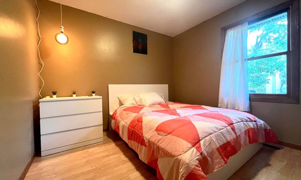 Coralville House | The Perch, townhome with AC, in tranquil Coralville