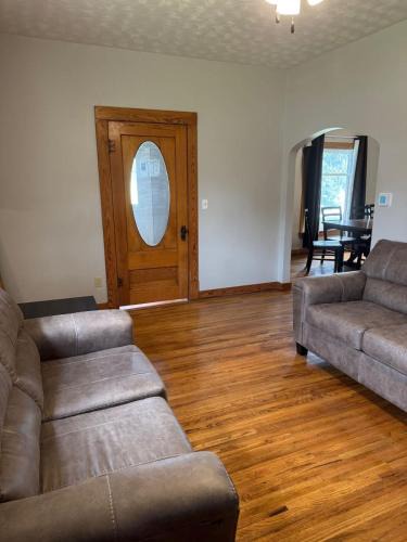 Ogallala House | The Spruce House Family 4BR 2 Bath Great Location In Ogallala Close to Lake McConaughy