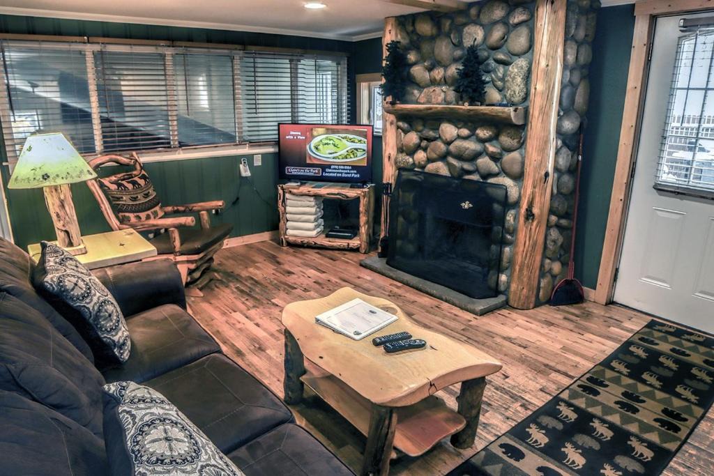 Estes Park Ski Chalet | Timber Creek Chalets with Hot Tubs by Rocky Mountain Resorts
