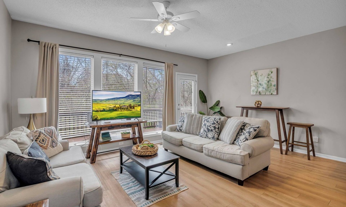 Waldron House | To Legends! 3BD with 2.5 Bath House!