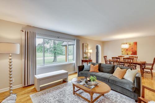 Pauline House | Topeka Farmhouse Hideaway: 5 Mi to Downtown!