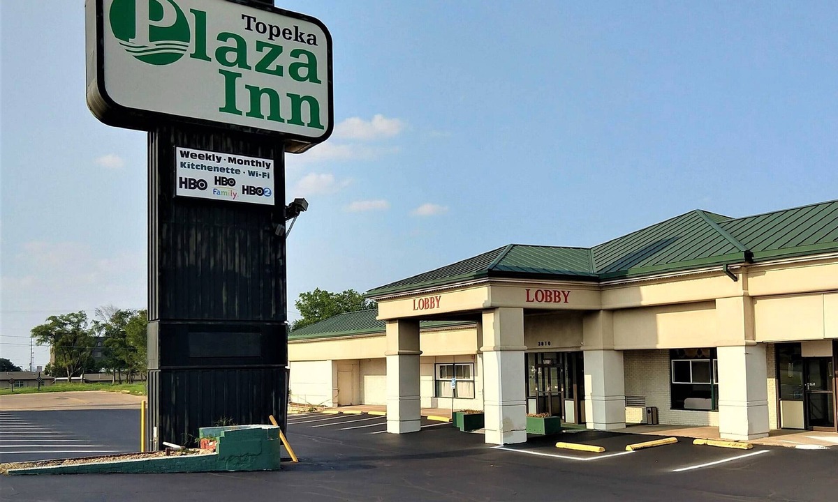 Pauline Hotel | Topeka Plaza Inn