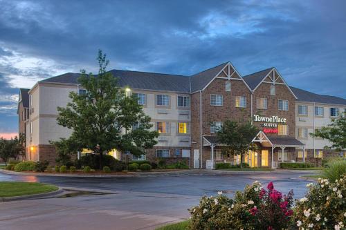 Greenwich Hotel | TownePlace Suites Wichita East