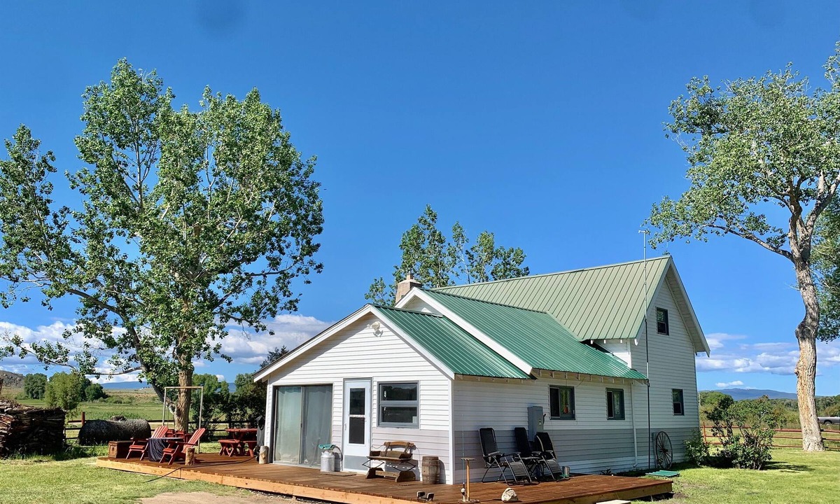 Saratoga House | Treasure Island Homestead - Rustic Charm Meets Riverfront Serenity