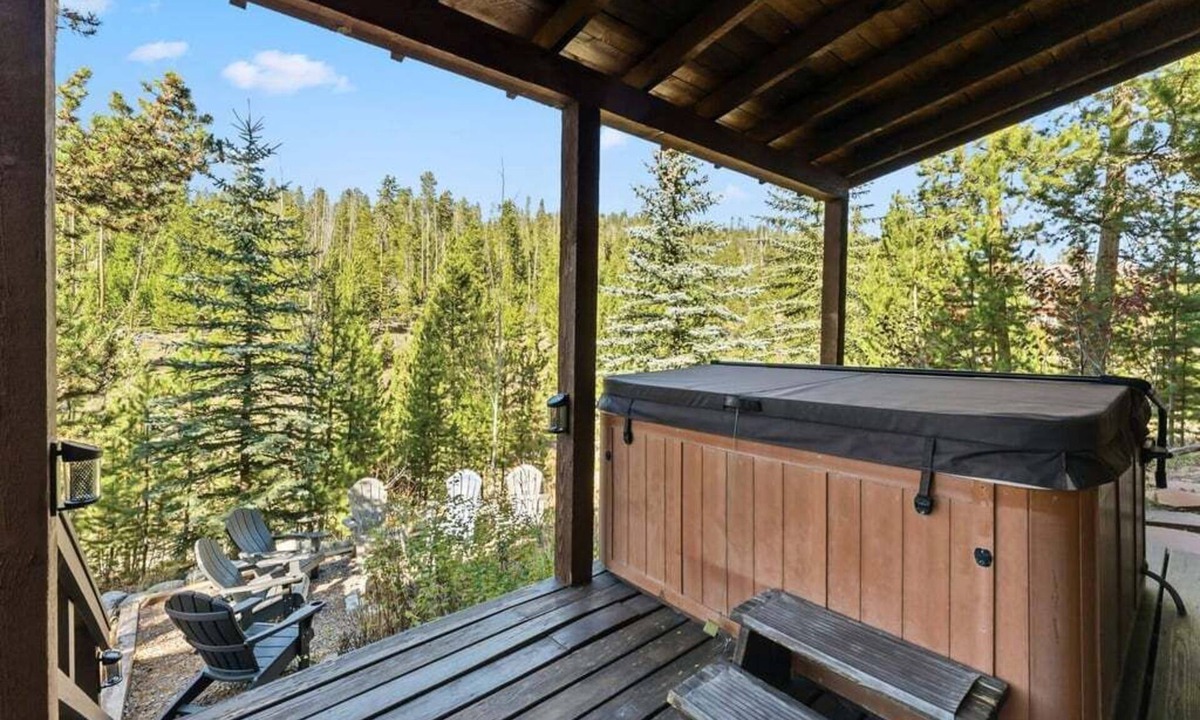 Grand Lake Cabin | True Grand Lake cabin getaway 3 bedroom, private hot tub, close to town