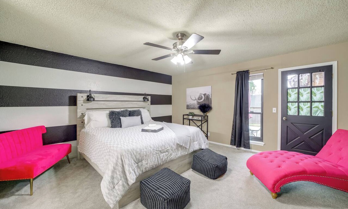 South Tulsa Cottage | Tulsa Area Home w/Fenced Yard: Pets Welcome!