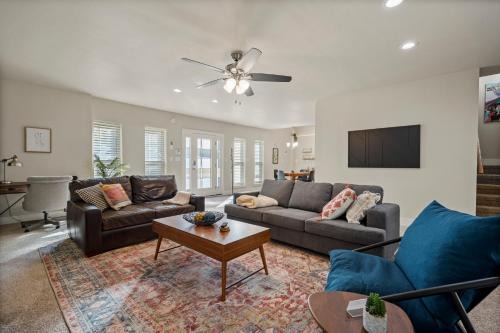 Tulsa House | Turkey Mountain Bungalow by Tulsa Getaways