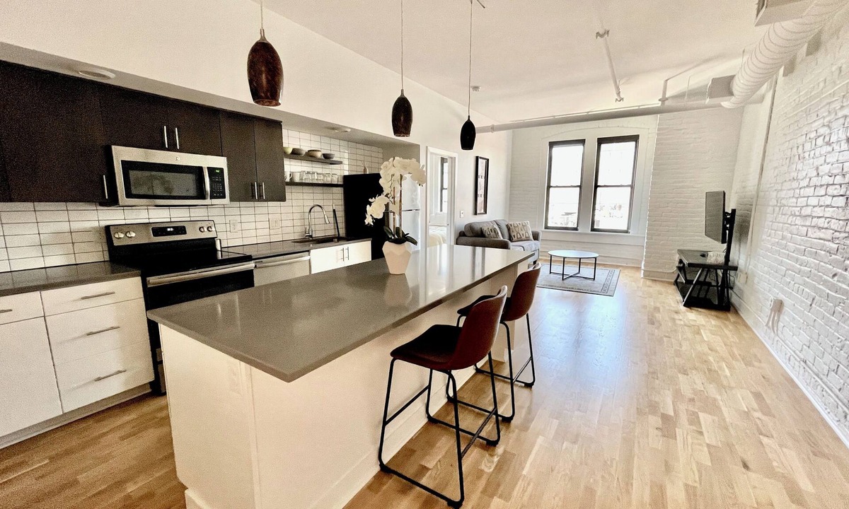 Old Market Apartment | Two historic lofts across the hall from one another in the Old Market (4 bedrooms and 4 baths)