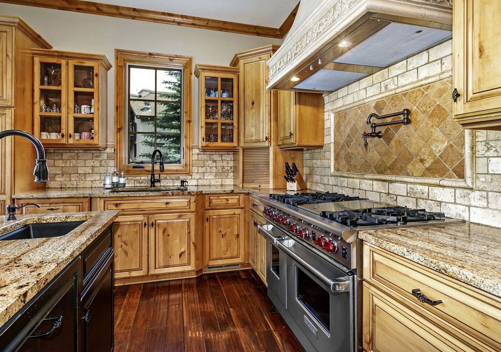 Highland Meadows House | Vermont Chalet - MOUNTAIN LIVING IN VAIL AT ITS FINEST